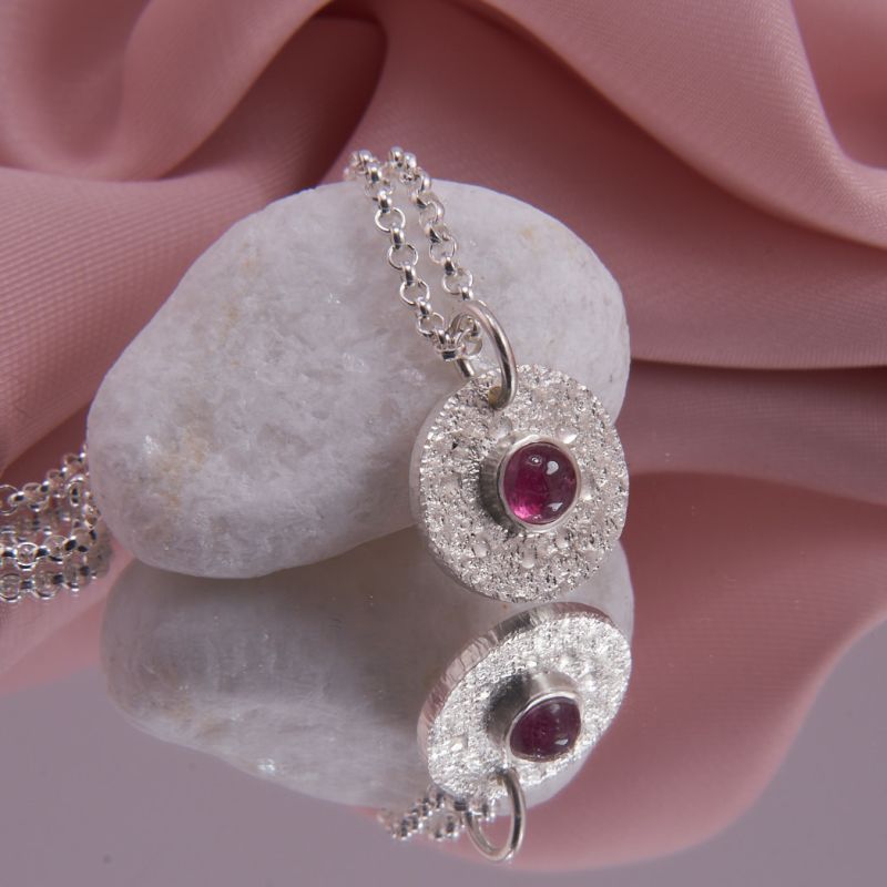 Silber Anhängerin Turmalin Cabochon pink